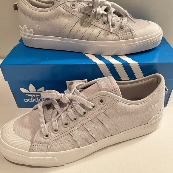 NWT Men’s Adidas Low tops - Picture 4 of 6
